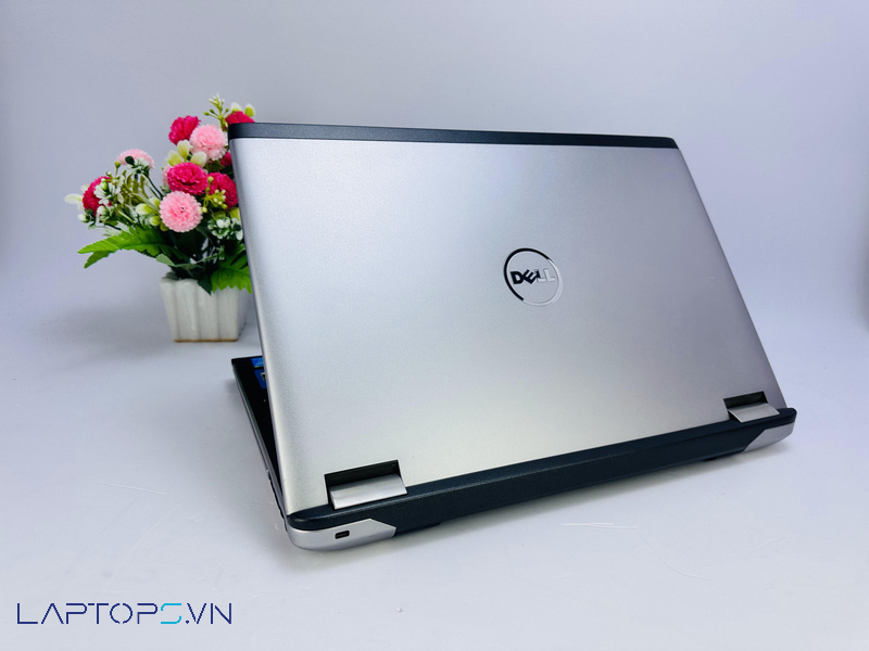 Đánh giá Dell Vostro 3560